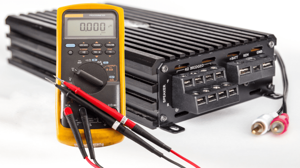how to test amplifier output with multimeter