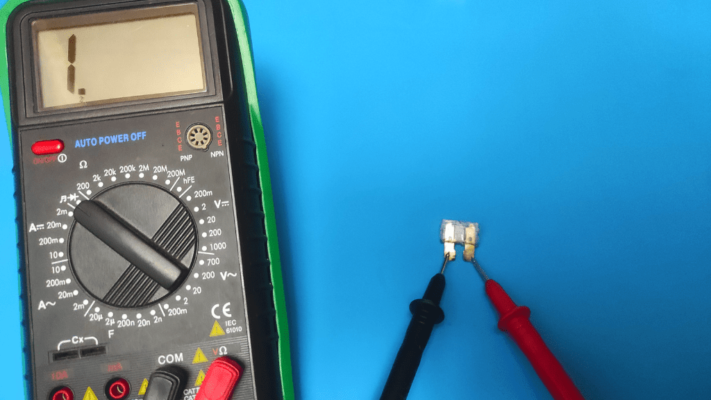 testing car fuse with a multimeter